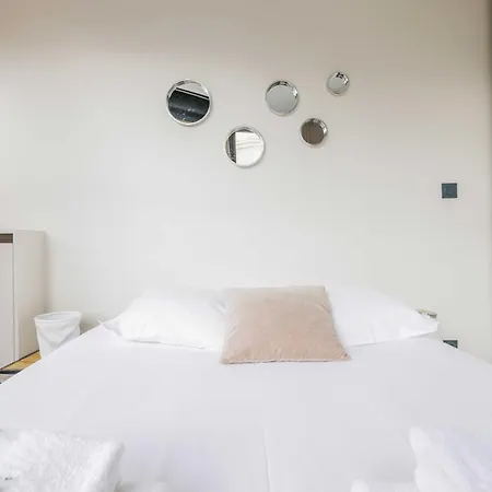 Apartment Saint-lazare Paris